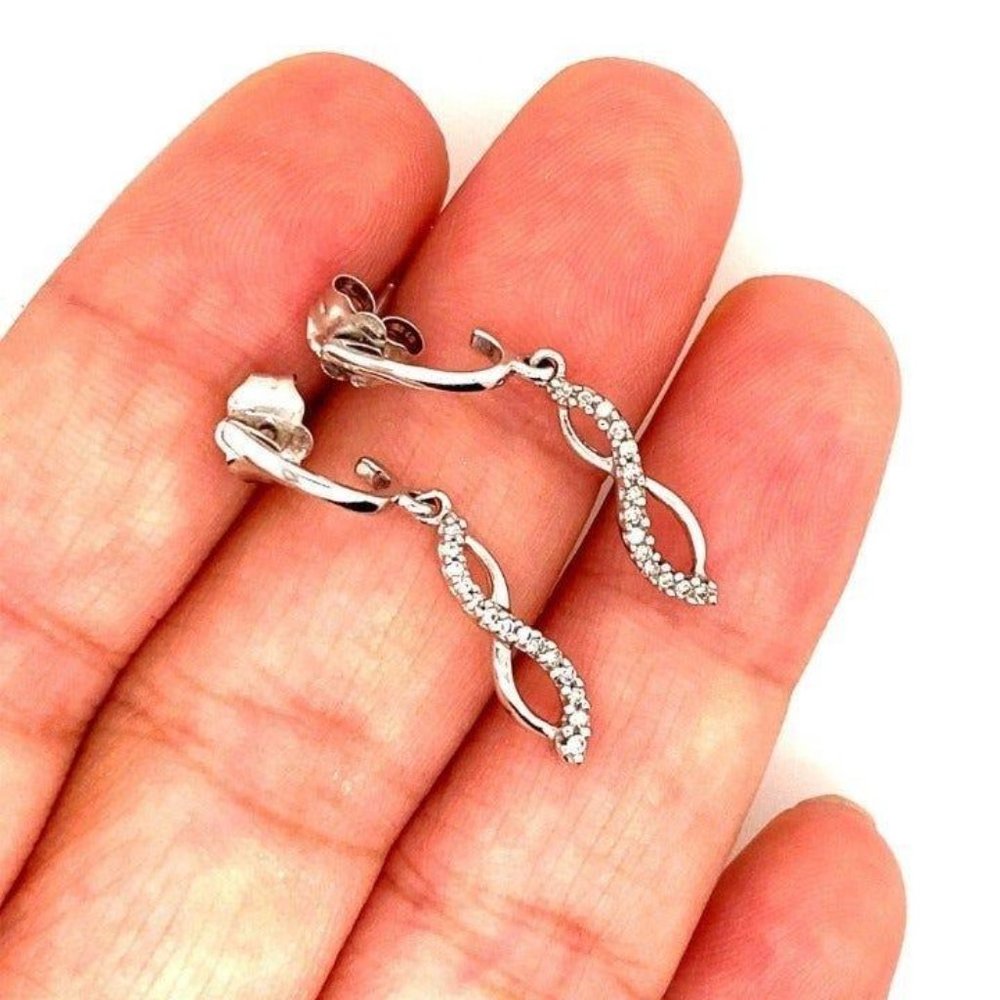 10KT Diamond Drop Earrings. Never worn - Picture 4 of 9
